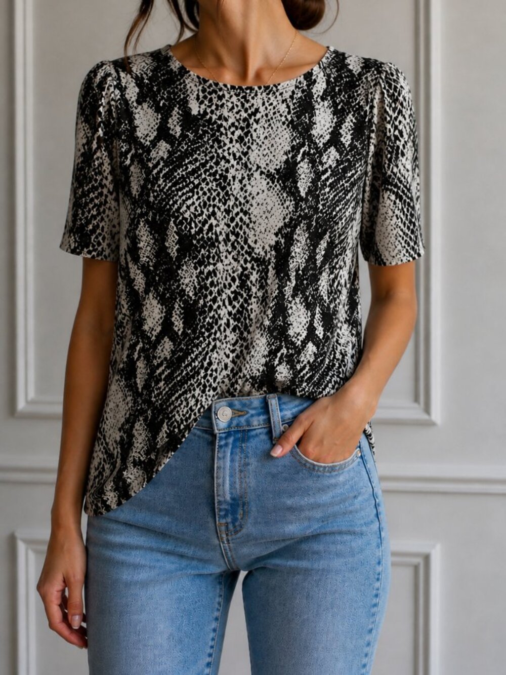 Philosophy Top Blouse Snack Print Black and white puffed sleeve Sz.M